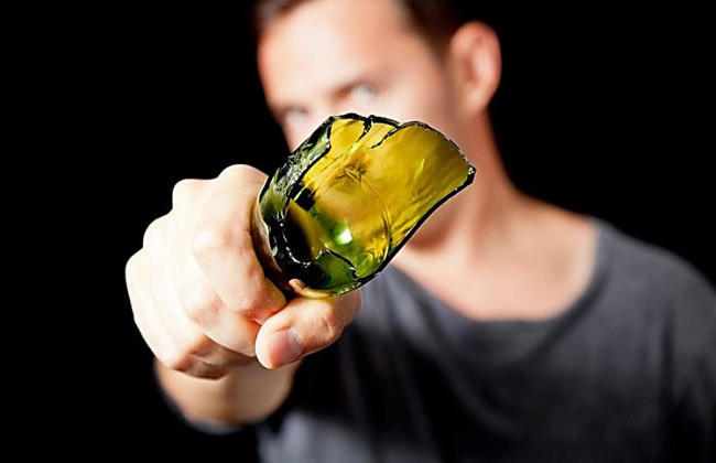 Под Харьковом злоумышленник в кафе порезал людей разбитой бутылкой