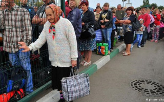 Не дают убежища: Россия отказалась от беженцев из Донбасса