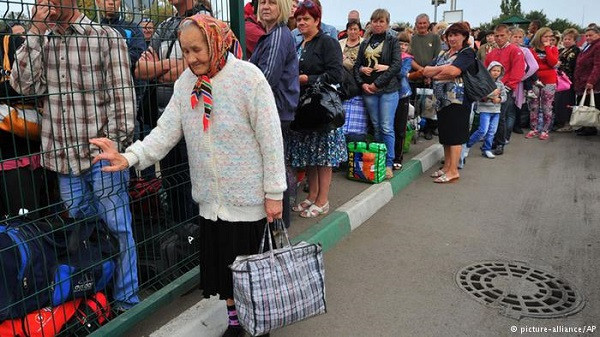 Не дают убежища: Россия отказалась от беженцев из Донбасса