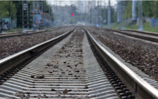 Ампутували ноги: під Львовом потяг збив хлопця