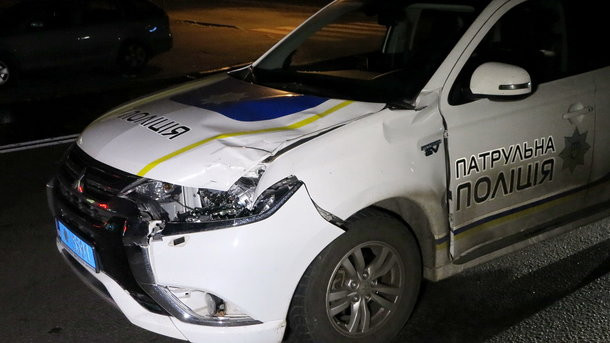 В Киеве полицейские случайно сбили грабителя, который убегал с места преступления