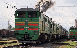 Поезд под Харьковом отрезал школьнице ногу