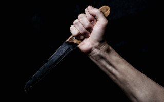 Две девушки в Днепре хладнокровно зарезали мужчину