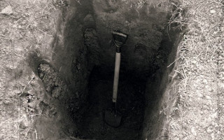 Надгробок з трупом дитини у Києві: з'явилися нові подробиці