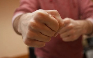 Избили и подожгли: умер бездомный, над которым издевались мажоры