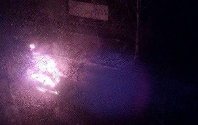 В Донецке взорвался автомобиль возле жилого дома