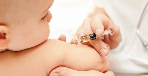 В Украине детям вкололи контрабандную вакцину: родители бьют тревогу