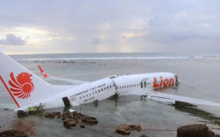 Крушение лайнера в Индонезии: новые подробности о причине катастрофы