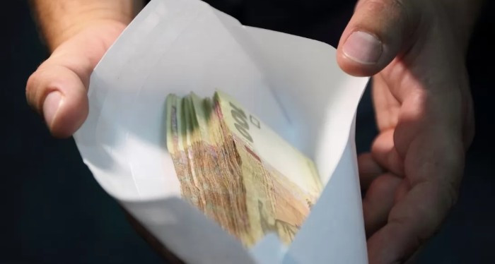 Вимагала 111 тисяч гривень: суд виніс вирок чиновниці ДФС