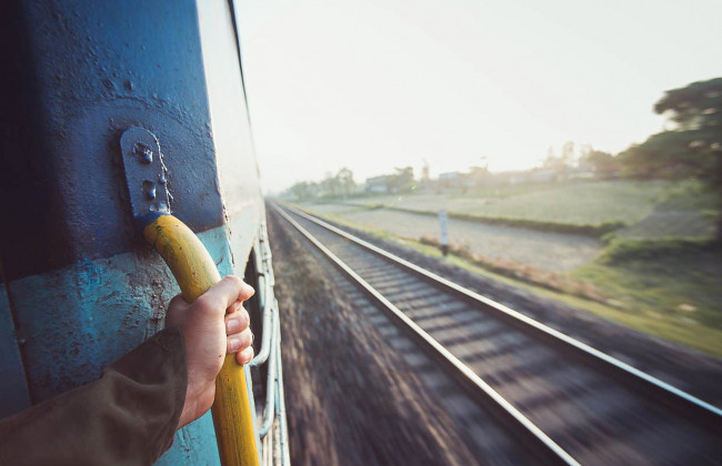 Хотів зробити селфі на даху потяга: 10- річний хлопчик отримав 65% опіків тіла