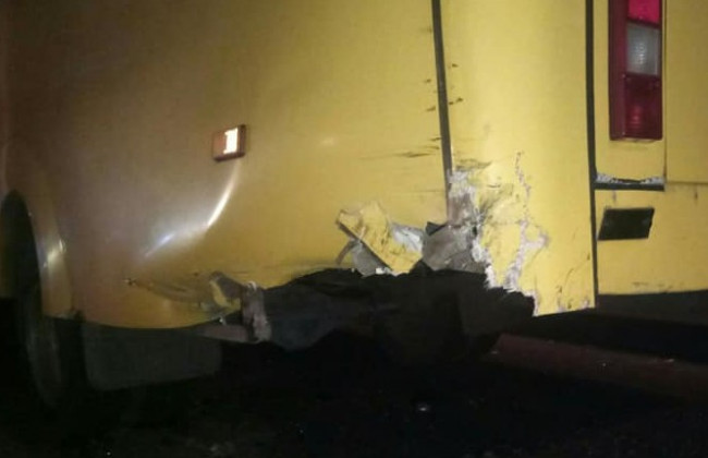 В Киеве легковушка «догнала» маршрутку с людьми