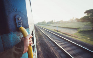 Хотів зробити селфі на даху потяга: 10- річний хлопчик отримав 65% опіків тіла