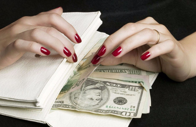 Пpивласнила 1,5 млн гpн: директорку турагентства підозрюють у шахрайстві