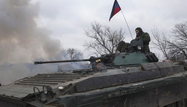 Более 122 единиц: боевики массово стягивают танки на оккупированный Донбасс