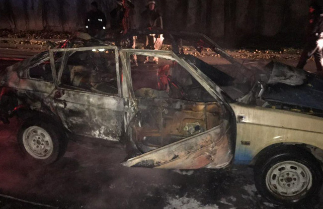 У Бердянську підірвався автомобіль: вибухова хвиля повибивала шибки