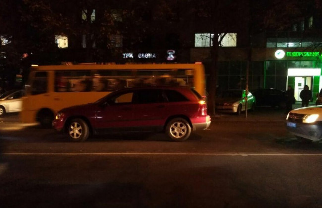 Пьяный водитель за рулем «снес» женщину с ребенком в Ровно