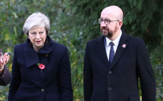 Премьер-министр Великобритании Тереза Мэй попала в ДТП