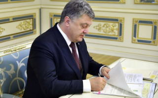 Порошенко підписав закон про стипендію дітям загиблих журналістів