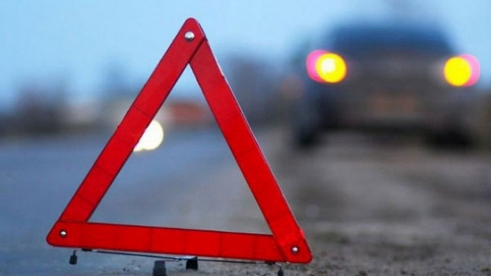 Смертельная авария на трассе Киев-Чоп: грузовик смял микроавтобус