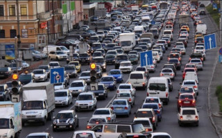 Пугают пробками: в Киеве начался масштабный ремонт мостов