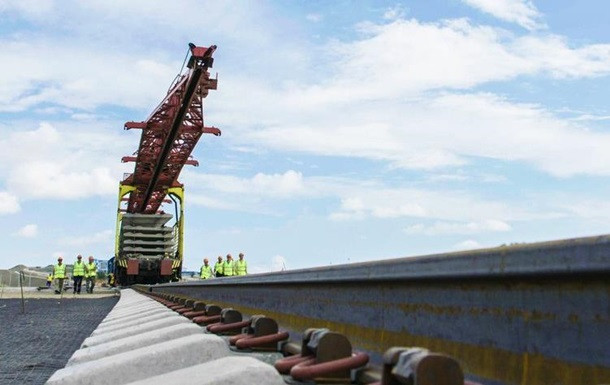 Оккупанты завершили установку опор Крымского моста