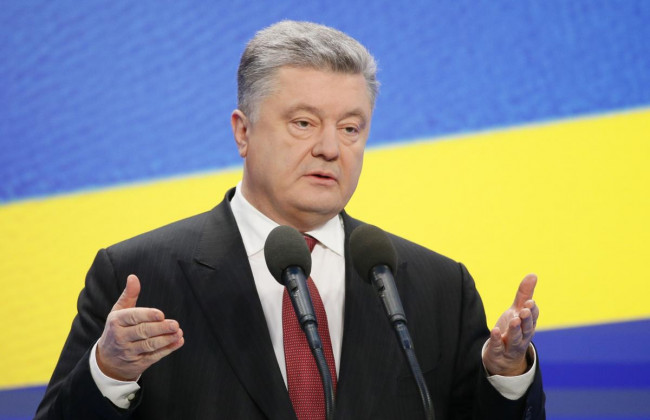 Порошенко отказался подписывать госбюджет из-за субсидий