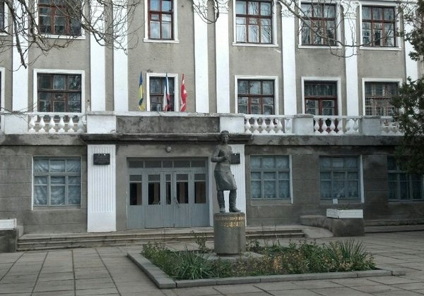 В Керчи «заминировали» школу возле колледжа, где произошло массовое убийство