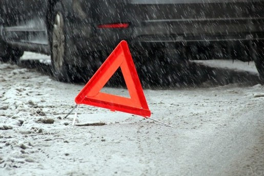 Первый снег спровоцировал 50 аварий и масштабные пробки, карта «красных» зон Киева