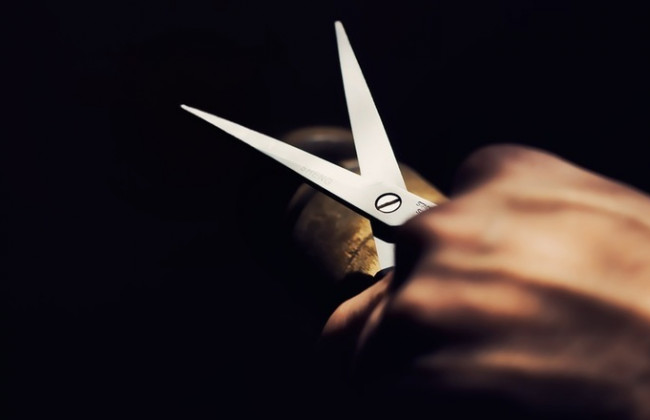 30 ударов ножницами: мужчине дали пожизненное за убийство знакомого