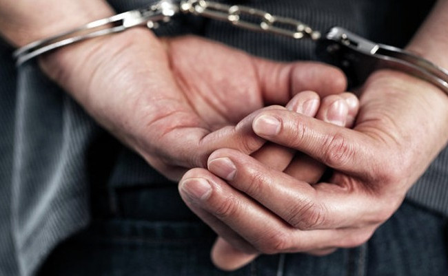 У Миколаєві суд змінив запобіжний захід поліцейському, обвинуваченому у катуванні