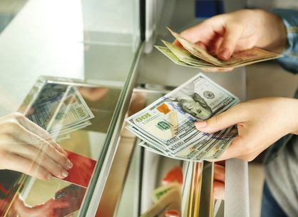 Суд избрал меру пресечения валютным мошенникам: киевлянку обманули на 45 тысяч долларов