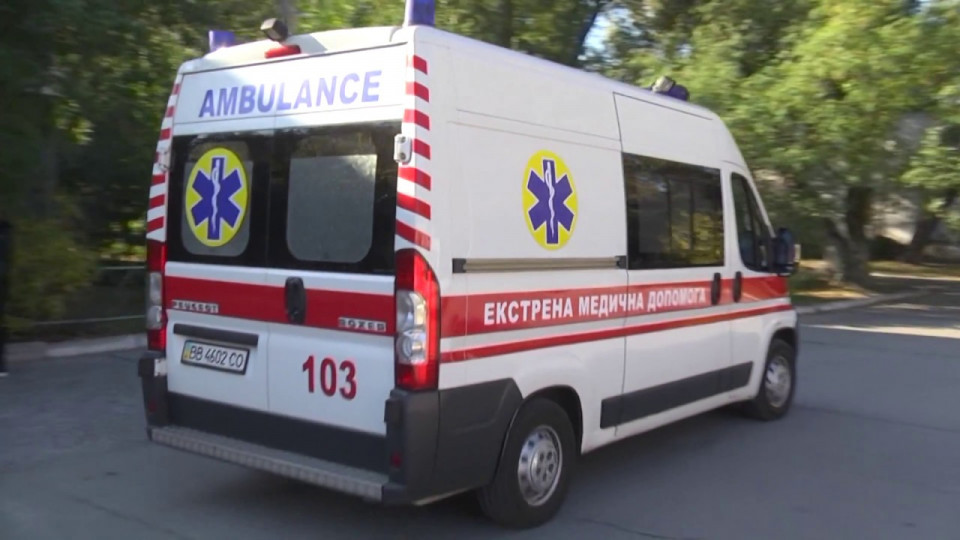 Скорая помощь влетела в подземный переход во Львове: всю бригаду медиков госпитализировали