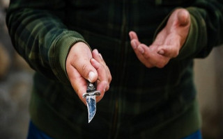 Угрожал ножом прохожему: в Киеве задержали злоумышленника