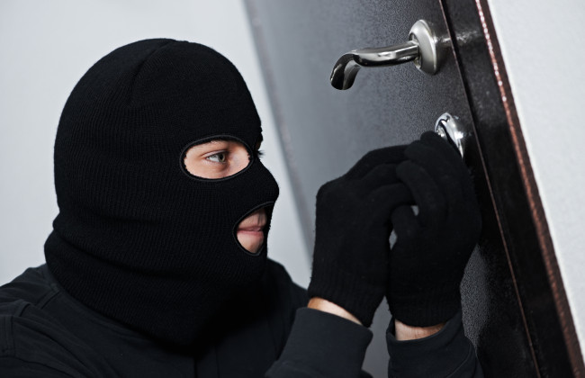 Застрелили на месте преступления: в Киевской области произошло ЧП