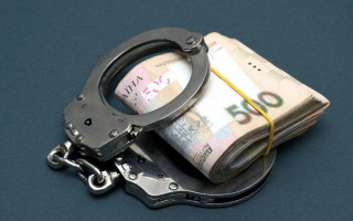 Погорел на взятке в 275 тысяч: суд избрал меру пресечения главе комиссии Минэнерго