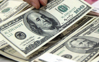 Обмоталась $24 тысячами: женщина пыталась вывезти в Россию крупную сумму