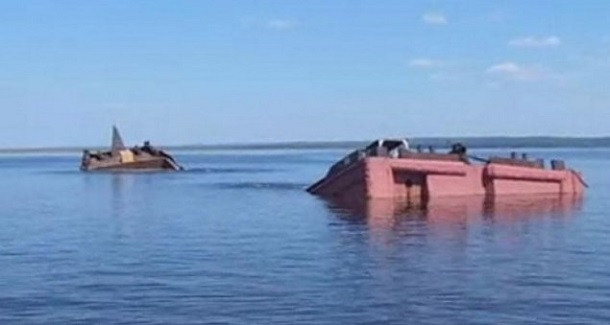 Российское грузовое судно с зерном пошло ко дну в Азовском море