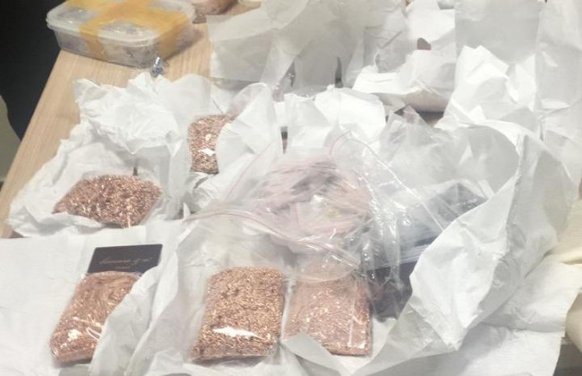 В аеропорту Львова затримали чоловіка з 17 кілограмами золота