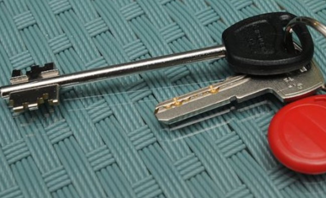 На Хмельниччині суд виселив з будинку жінку