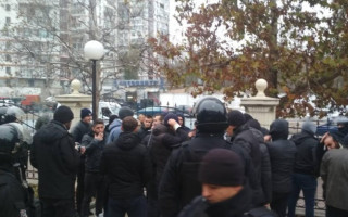 В Одесі біля суду стався конфлікт