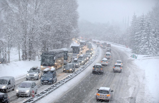 Во время праздников в Киеве ограничат движение транспорта, список улиц