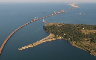 ЗМІ: Росія перекрила прохід цивільних суден через Керченську протоку