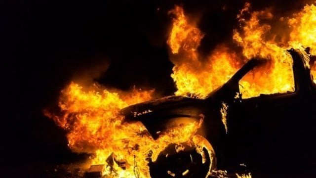 Страшное ДТП в Киевской области: автомобиль охватило пламя
