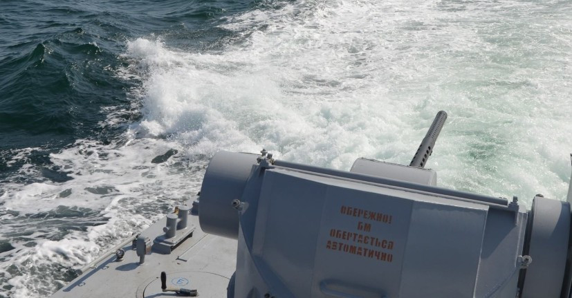 Корабль РФ протаранил буксир ВМС Украины: все подробности