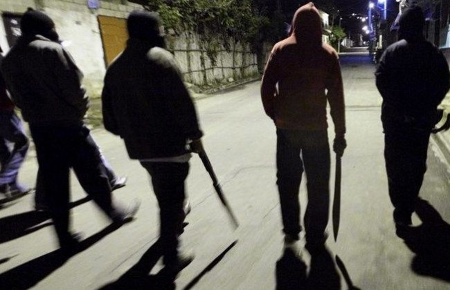 Вимагали гроші в чоловіка: зухвалу банду затримали на Вінниччині