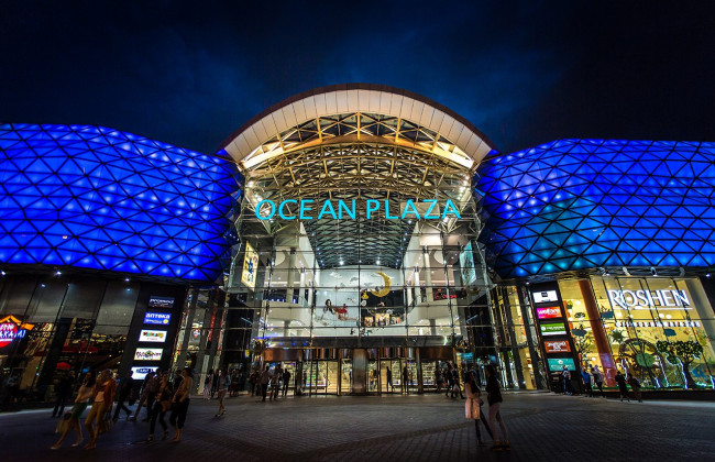 ЧП в столичном ТРЦ: спасатели эвакуировали посетителей