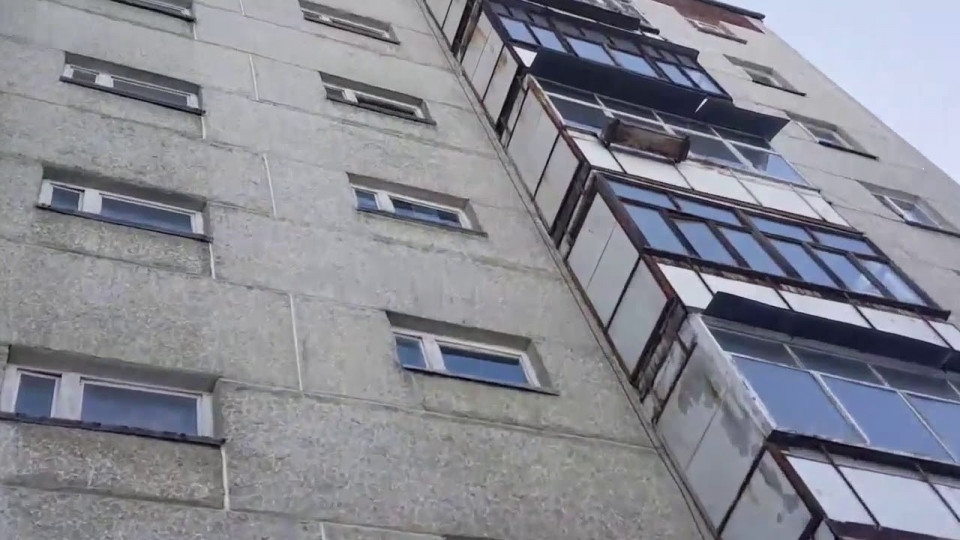 В Харькове 4-летний ребенок выпал из окна и погиб: горе-отцу «светит» тюрьма