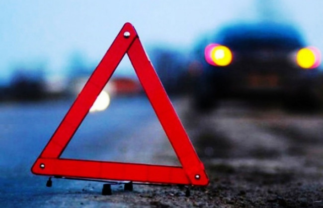 Смертельное ДТП под Киевом: машина превратилась в металлолом