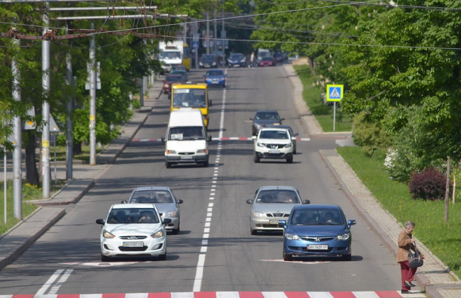 В Украине намерены ограничить скорость движения на въездах в населенные пункты