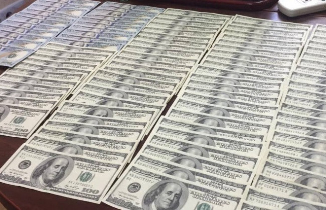 У Києві затримали адвоката при спробі дати хабар працівнику прокуратури